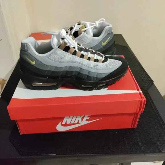 NIKE AIR MAX 95 OG   [ N.W.B.] - Picture 2 of 7